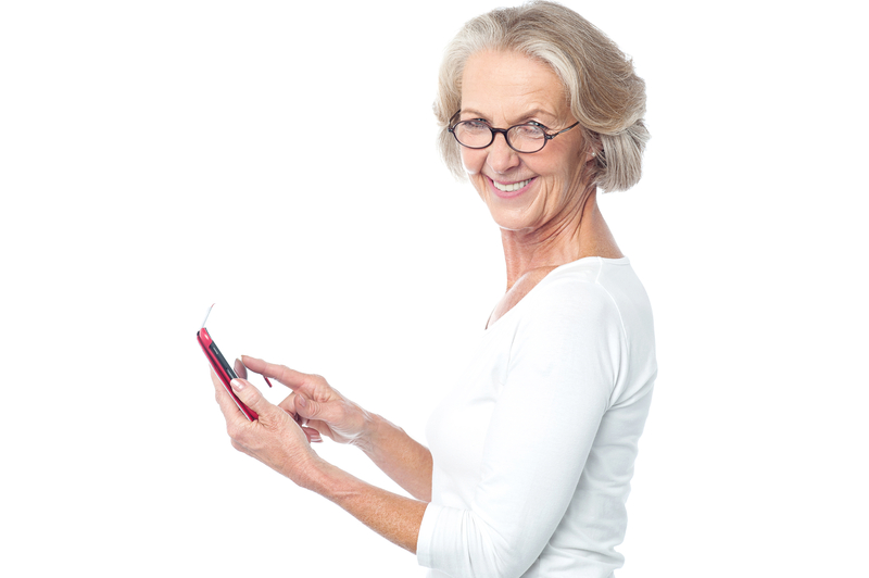 idosebb-korosztaly-tablet-okostelefon-techaddikt