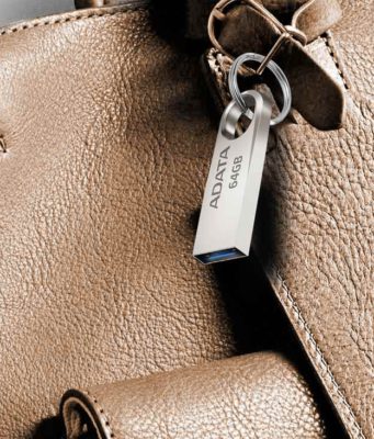 COB-technológiás USB kulcs: itt az ADATA UV310