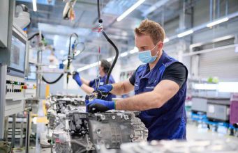 Megkezdődött a BMW iX és a BMW i4 tisztán elektromos hajtáslánc-technológiáinak sorozatgyártása