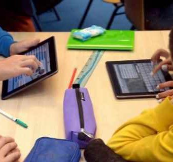 A Hipersuli digiális kurzusokkal segíti a tanárokat